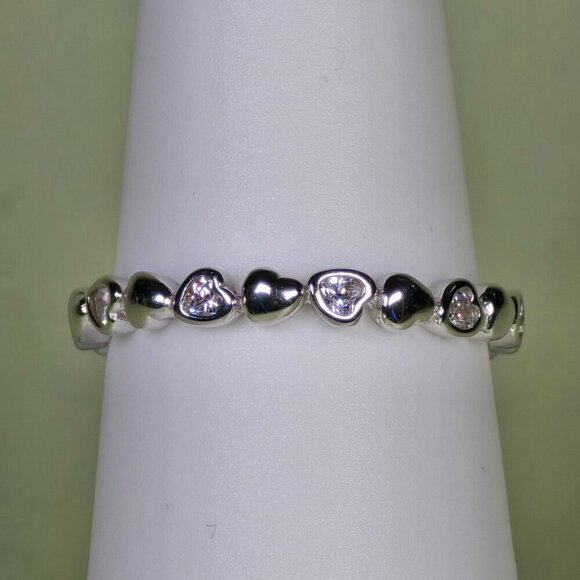 Sterling Silver Heart Eternity Band Ring With Cubic Zirconia Stones Size 7 (NWOT - Picture 2 of 6